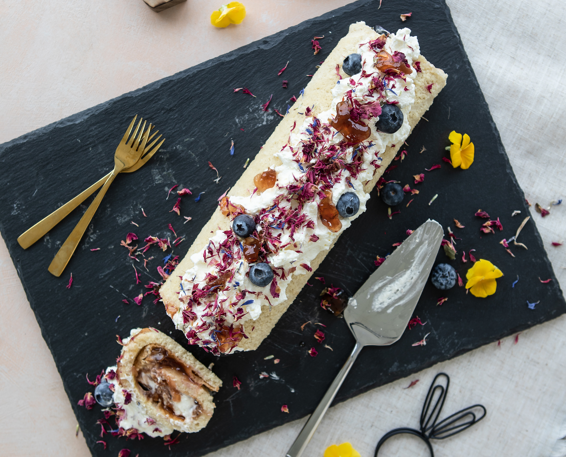 strawberry jam swiss roll cake recipe | 🍰 Easy Cake Recipes